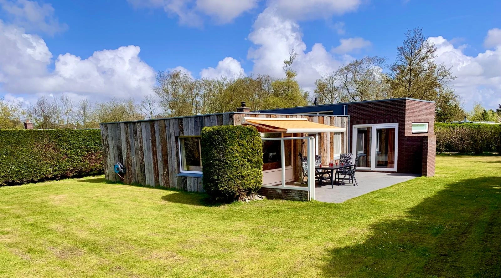 Vakantiehuis Hesselte met omliggende tuin